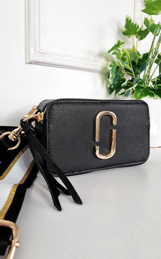 Amanda Faux Leather Bag with Strap and Metail Detail Amanda Faux Leather Bag with Strap and Metail Detail