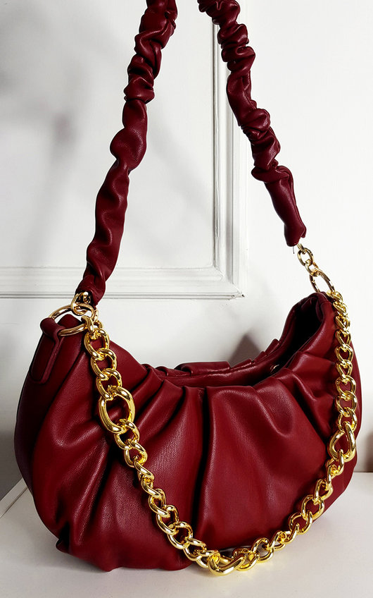 Caroline Shoulder Bag with Chain Detail Caroline Shoulder Bag with Chain Detail