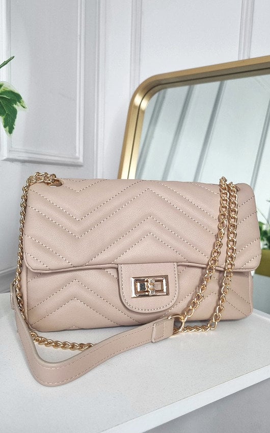 Davina Faux Leather Chain Strap Shoulder Bag Davina Faux Leather Chain Strap Shoulder Bag
