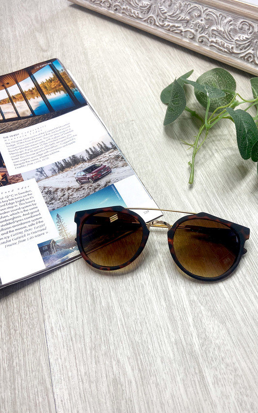 Europa Gold Bar Sunglasses Europa Gold Bar Sunglasses