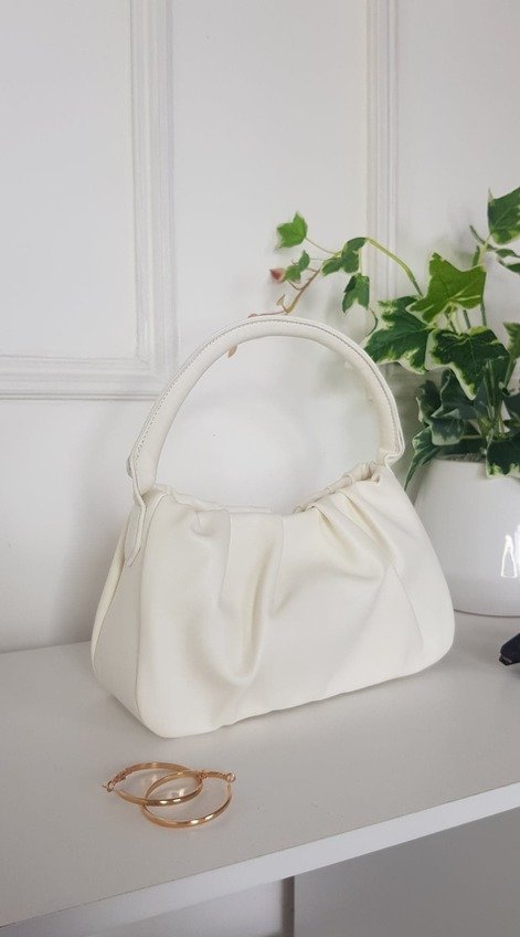Fliss Pouch Shoulder Handbag Fliss Pouch Shoulder Handbag