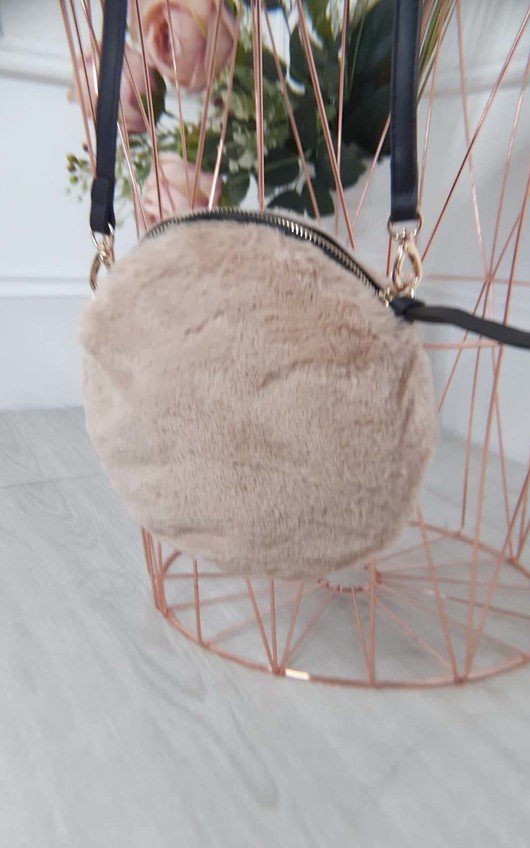 Kate Fluffy Round Crossbody Bag Kate Fluffy Round Crossbody Bag