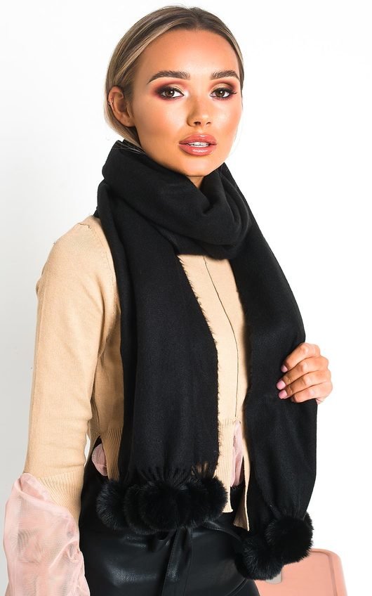 Mona Pom Pom scarf Mona Pom Pom scarf