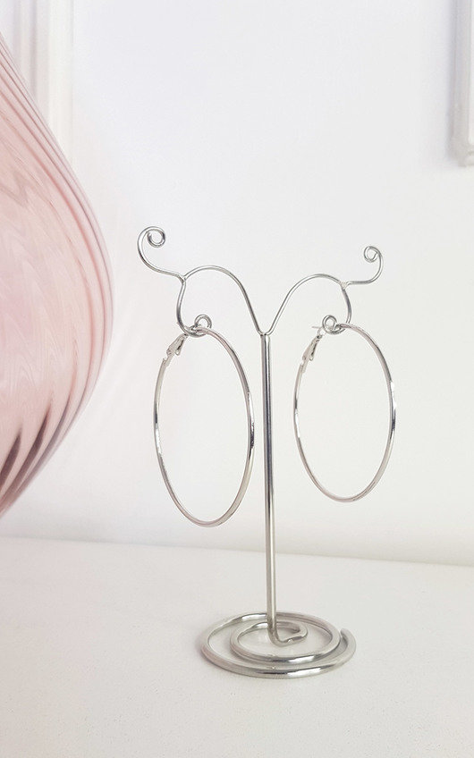 Tabbie Basic Hoop Earrings Tabbie Basic Hoop Earrings