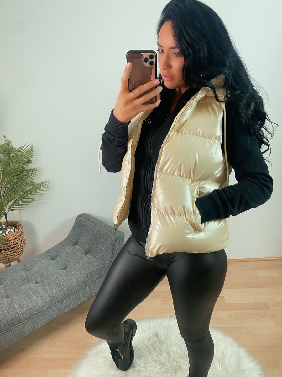 Arissa Puffer Hooded Gilet Arissa Puffer Hooded Gilet