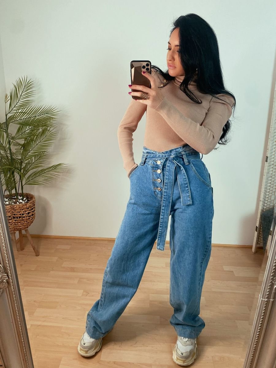 Brielle Oversized Belted Flared Jeans Brielle Oversized Belted Flared Jeans