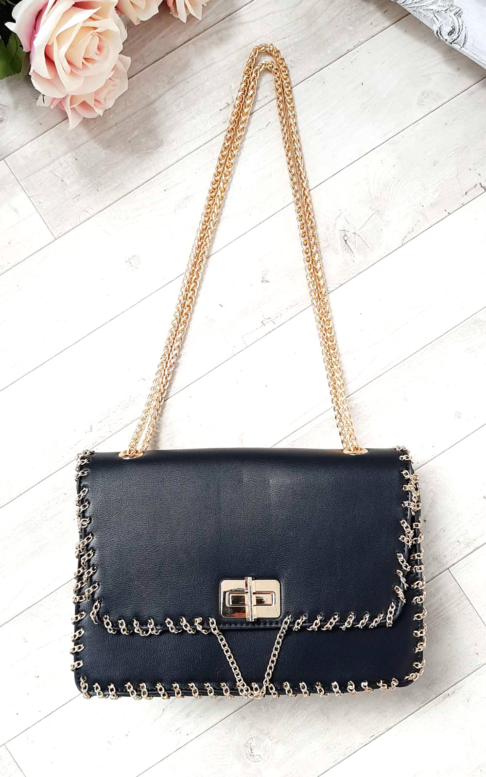 Pommy Gold Chain Shoulder Bags Thumbnail Pommy Gold Chain Shoulder Bags Thumbnail