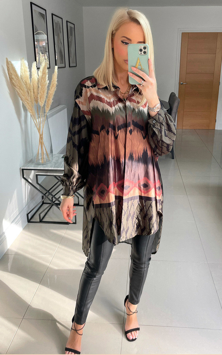 Adrianna Printed Drop Hem Blouse Thumbnail