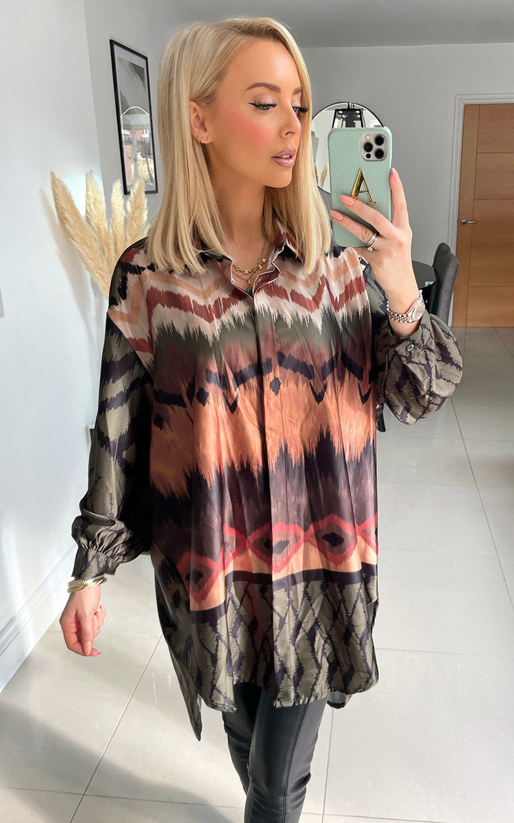 Adrianna Printed Drop Hem Blouse Adrianna Printed Drop Hem Blouse