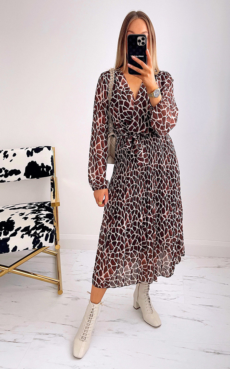 Allysha Geometric Print Pleated Maxi Dress Thumbnail Allysha Geometric Print Pleated Maxi Dress Thumbnail