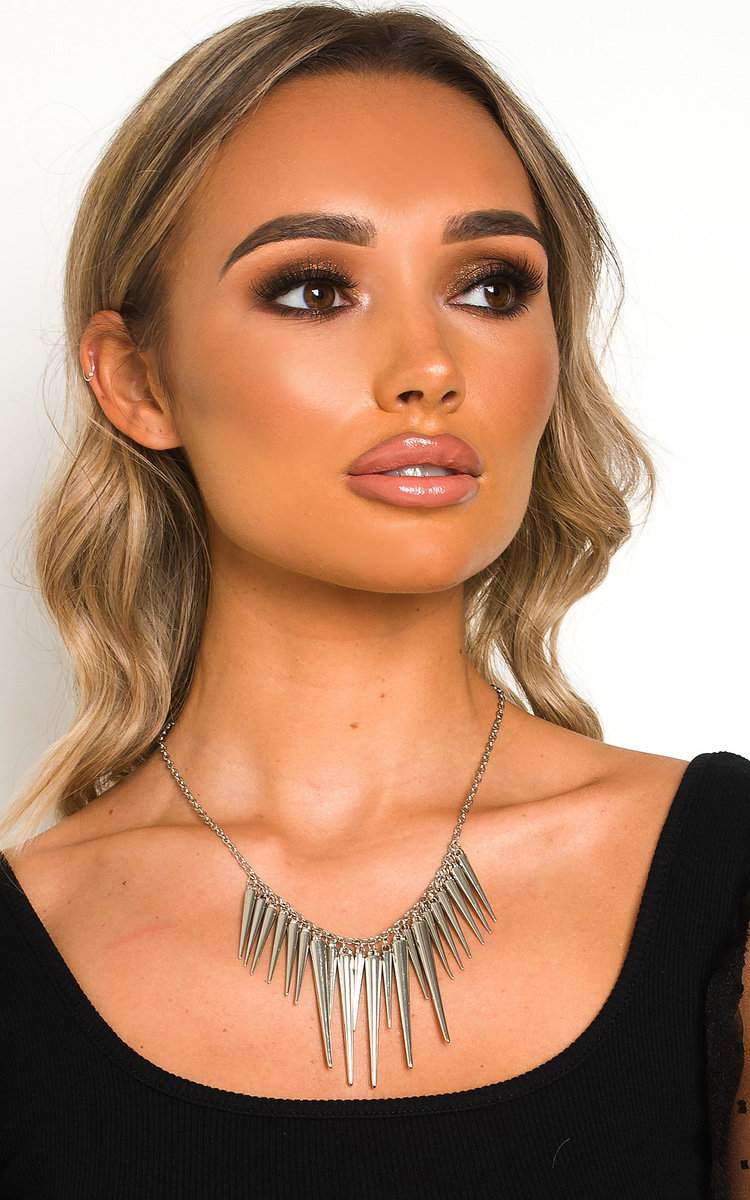 Buffy Spiked Drop Chain Necklace Thumbnail Buffy Spiked Drop Chain Necklace Thumbnail