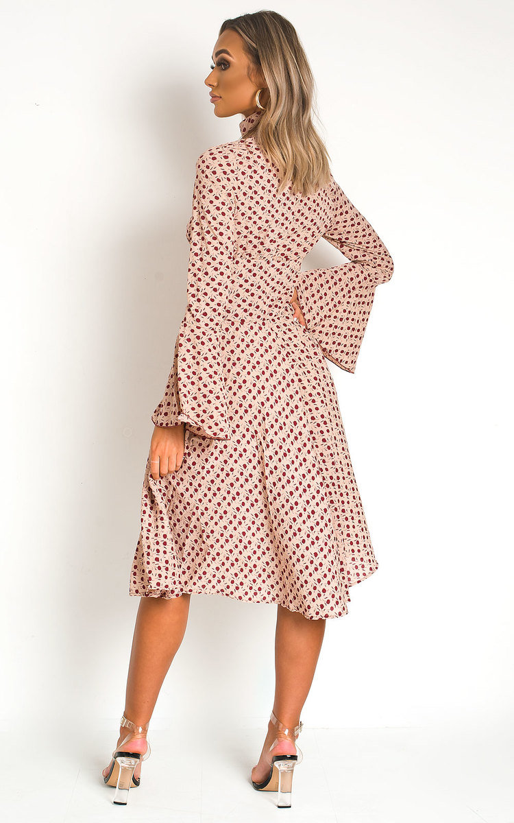 Catrina Flower Detail Maxi Dress Thumbnail Catrina Flower Detail Maxi Dress Thumbnail