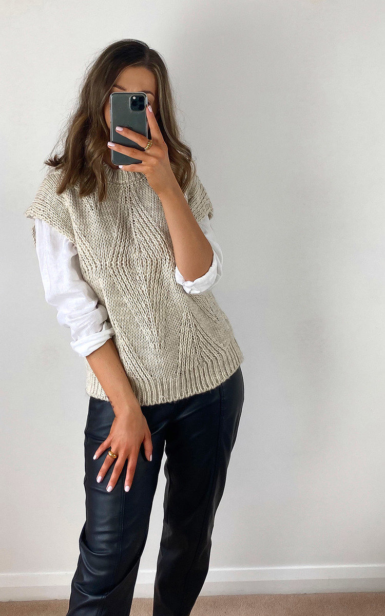 Dionne Sleeveless Knitted Vest Thumbnail