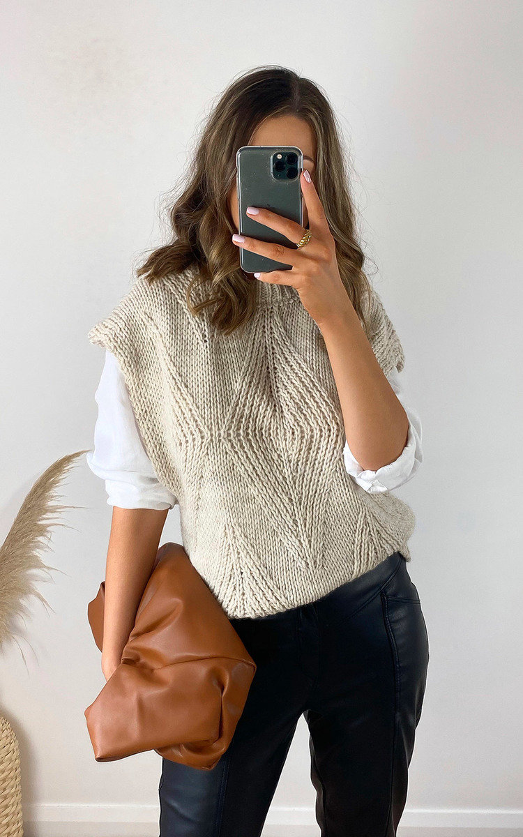 Dionne Sleeveless Knitted Vest Thumbnail Dionne Sleeveless Knitted Vest Thumbnail
