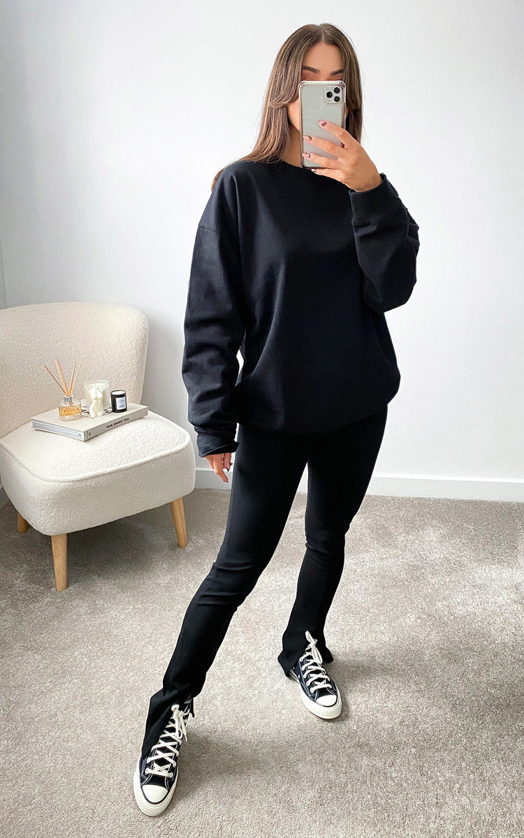Dulcie Basic Sweatshirt Thumbnail Dulcie Basic Sweatshirt Thumbnail
