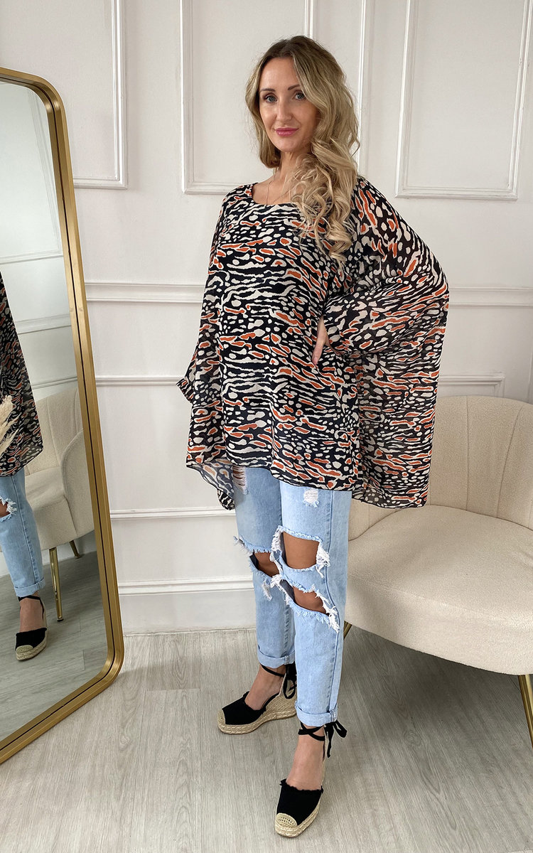 Everlee Oversized Printed Blouse Thumbnail