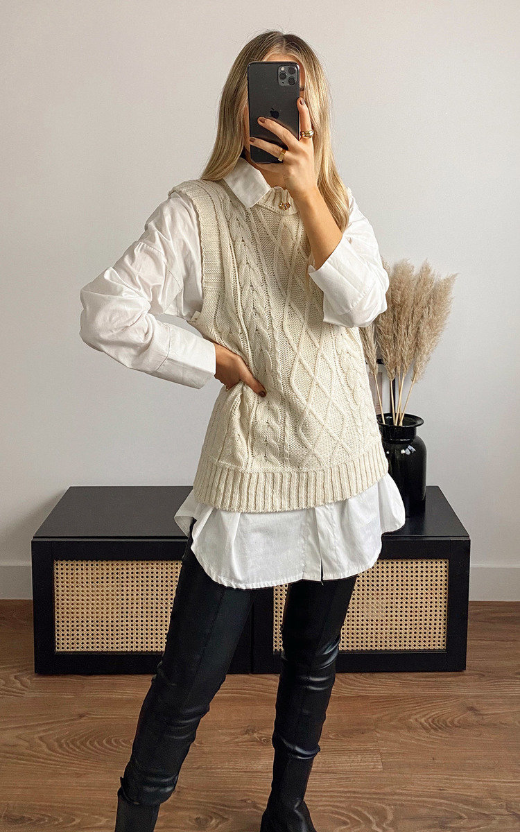 Farah Cable Knit Sleeveless Vest Thumbnail Farah Cable Knit Sleeveless Vest Thumbnail