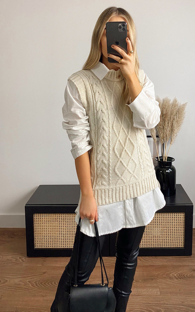 Farah Cable Knit Sleeveless Vest Thumbnail Farah Cable Knit Sleeveless Vest Thumbnail