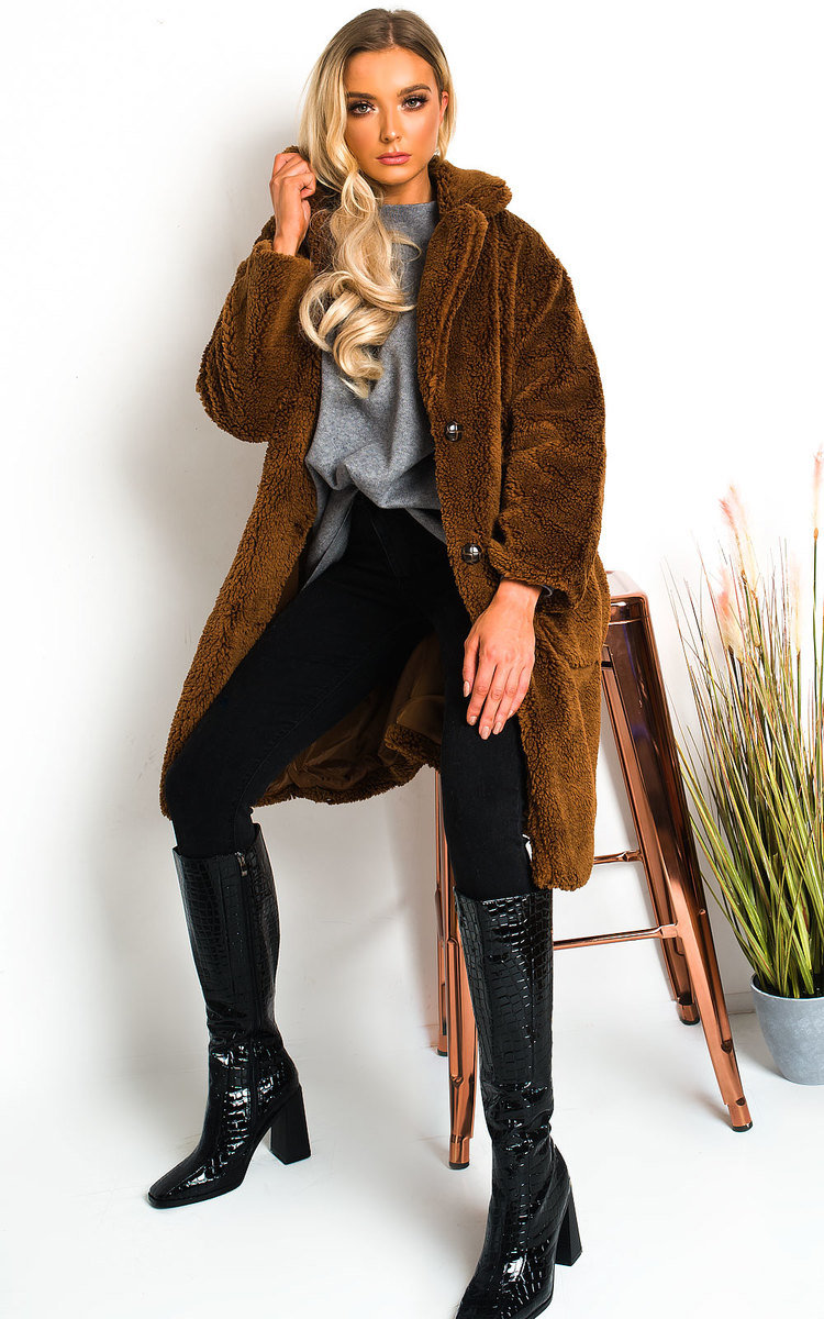 Farah Teddy Bear Maxi Coat in Tan | ikrush Farah Teddy Bear Maxi Coat in Cream