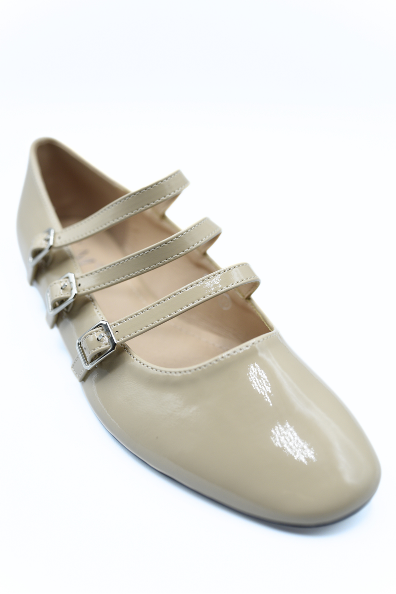 Gwen Strappy Buckle Detail Flat Shoes Thumbnail Gwen Strappy Buckle Detail Flat Shoes Thumbnail