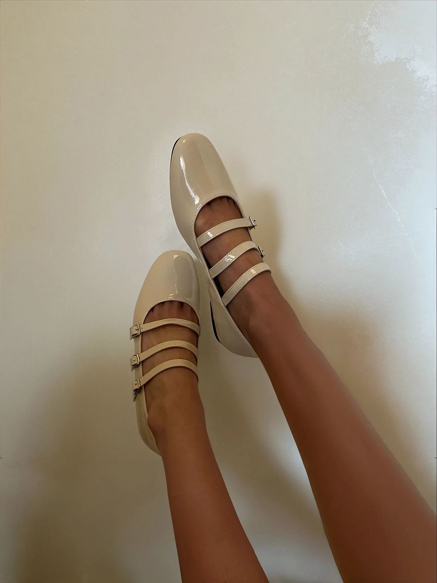 Gwen Strappy Buckle Detail Flat Shoes Gwen Strappy Buckle Detail Flat Shoes