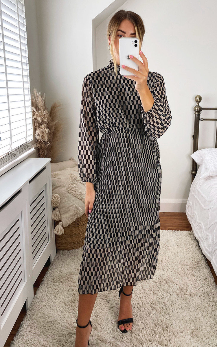 Izzie High Neck Printed Midi Dress Izzie High Neck Printed Midi Dress