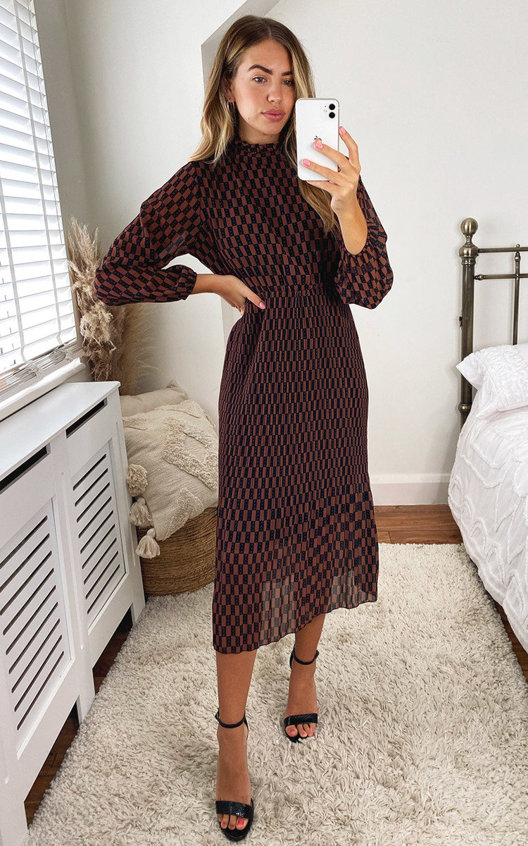 Izzie High Neck Printed Midi Dress Izzie High Neck Printed Midi Dress