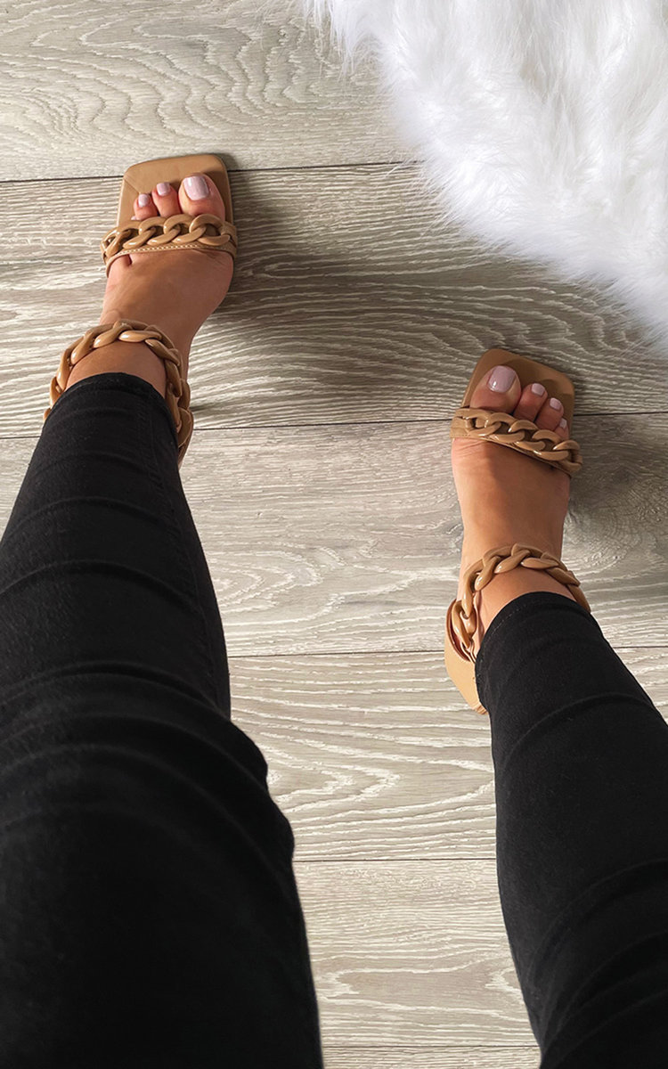 Kourt Chain Detail Heels Thumbnail