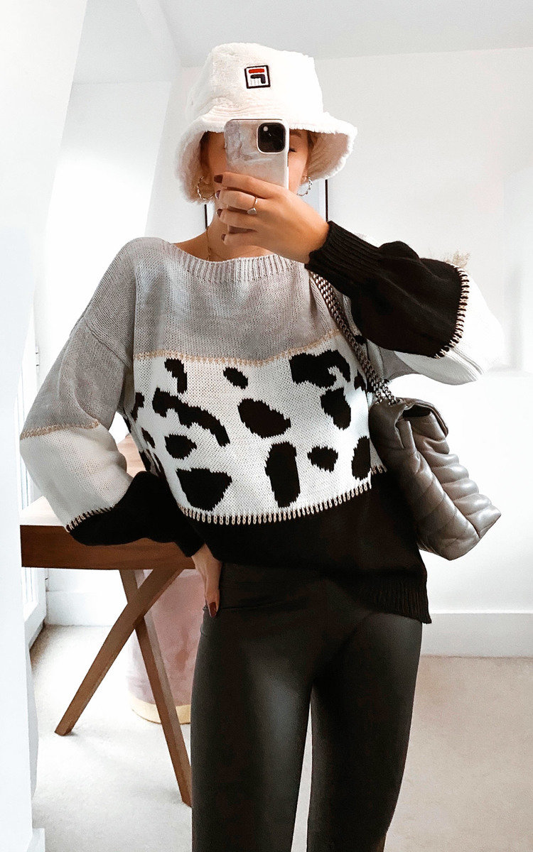 Lilia Knitted Leopard Print Jumper in Grey | ikrush