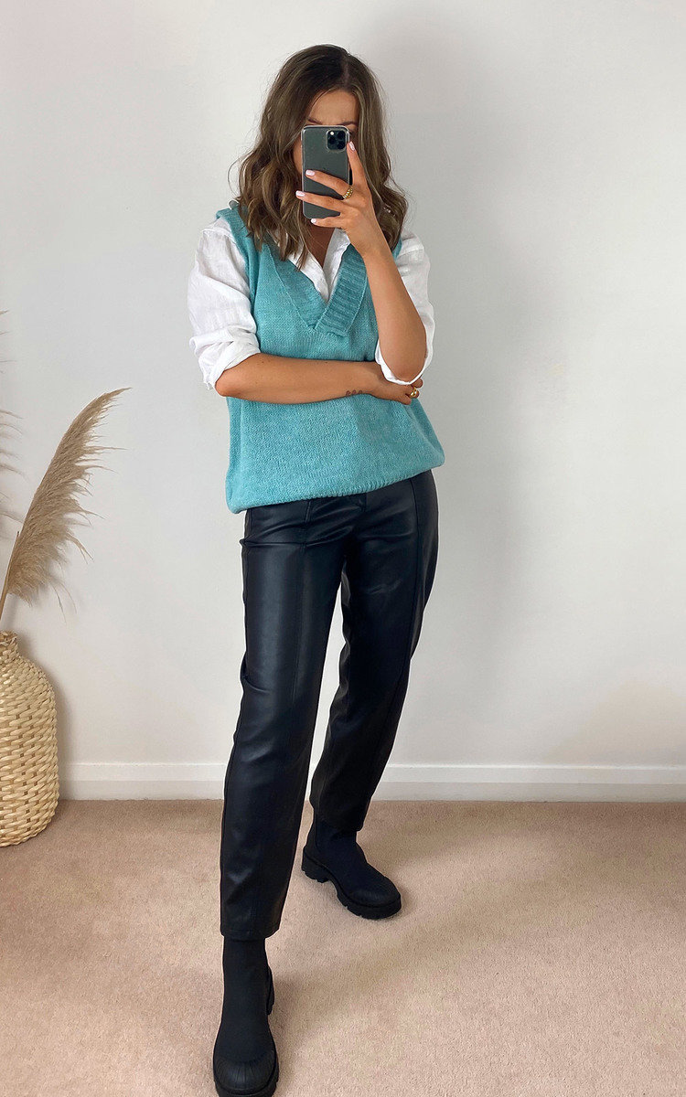 Lois Sleeveless Knitted Vest Lois Sleeveless Knitted Vest