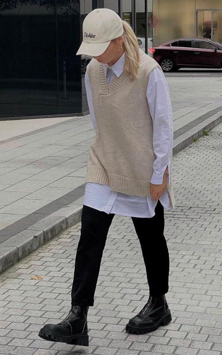 Lois Sleeveless Knitted Vest Thumbnail Lois Sleeveless Knitted Vest Thumbnail