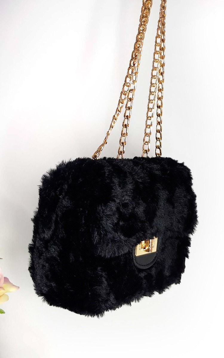 Mishti Fluffy Shoulder Bag in Black ikrush