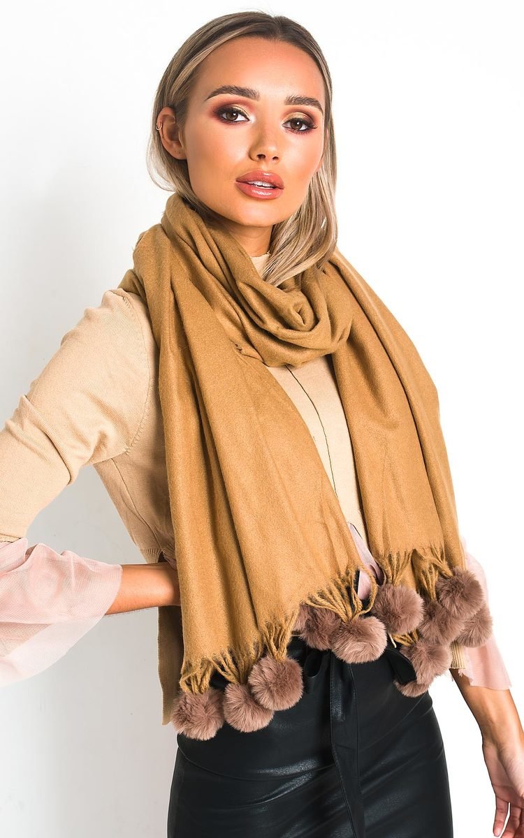 Mona Pom Pom scarf Mona Pom Pom scarf