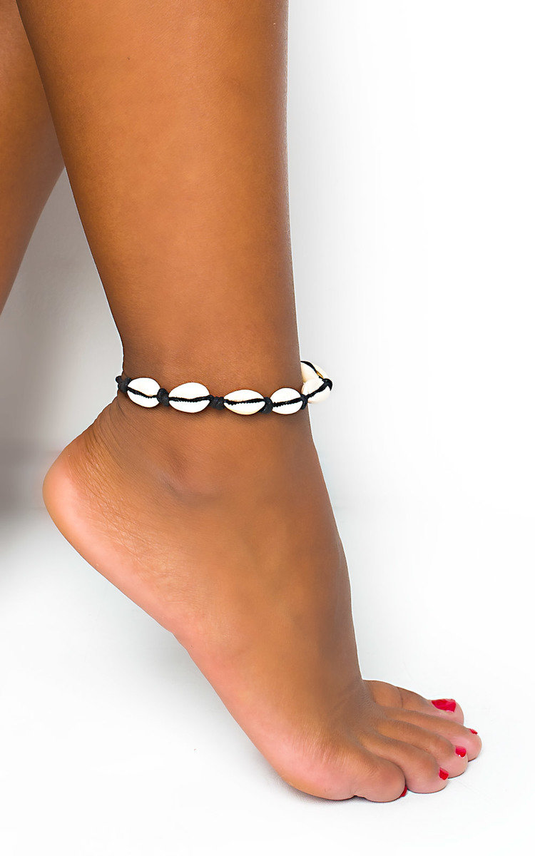 Monikh Shell Anklet Thumbnail Monikh Shell Anklet Thumbnail