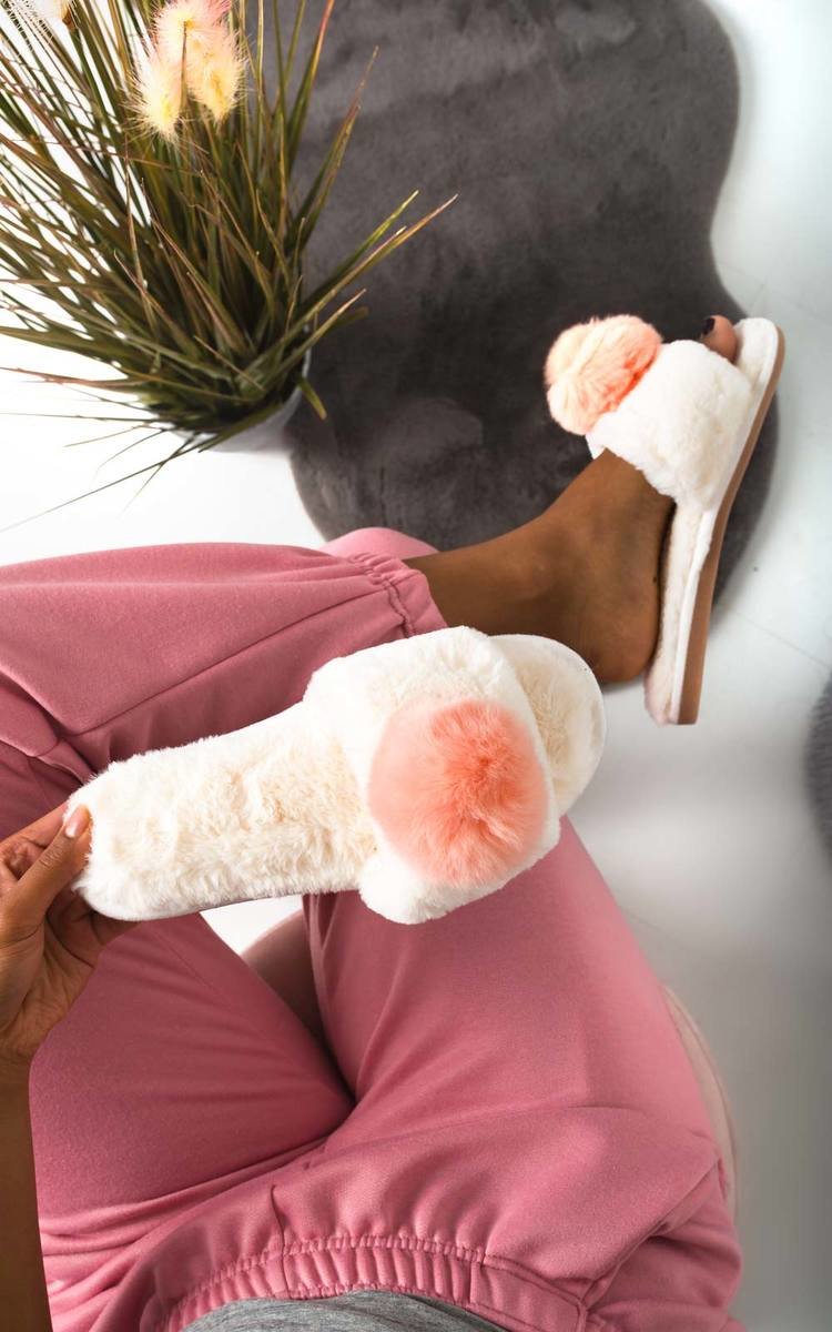 Pom Pom Faux Fur Slippers Pom Pom Faux Fur Slippers