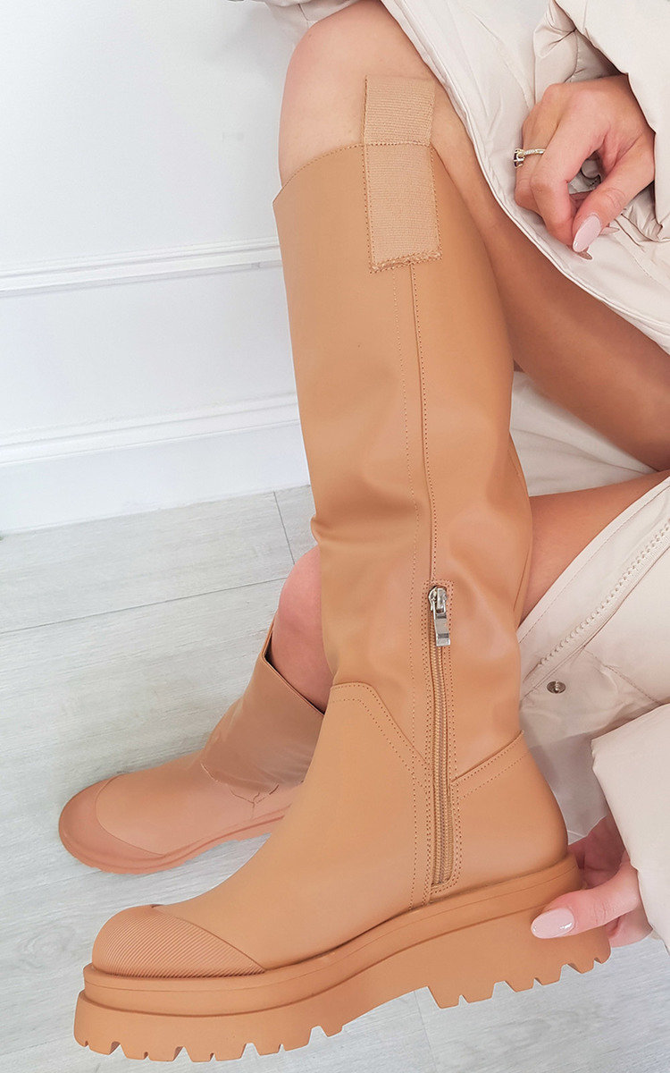 Razzi Knee High Chunky Boots Razzi Knee High Chunky Boots