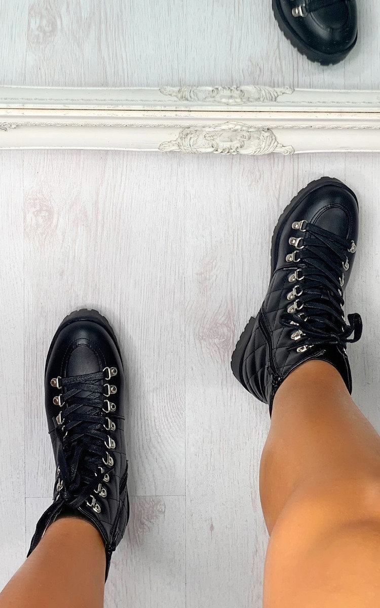Roxi Quilted Biker Boots in Black pu ikrush