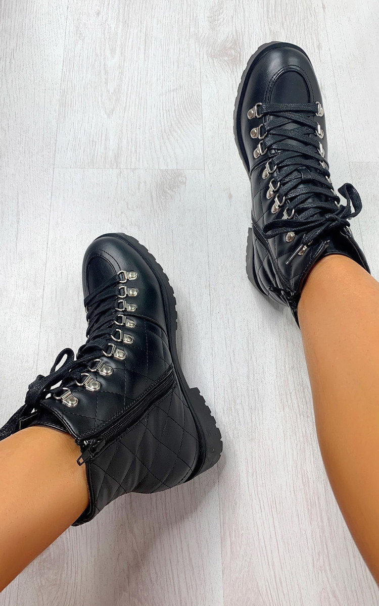 Roxi Quilted Biker Boots in Black pu ikrush