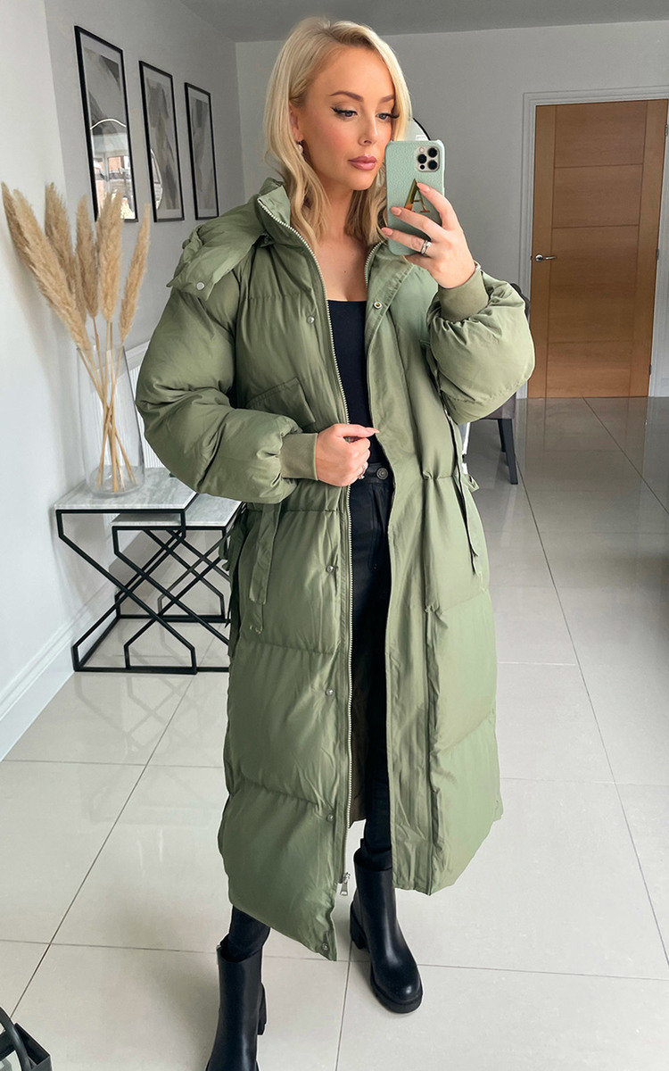 Scarlett Longline Puffer Coat with Pocket Detail Scarlett Longline Puffer Coat with Pocket Detail