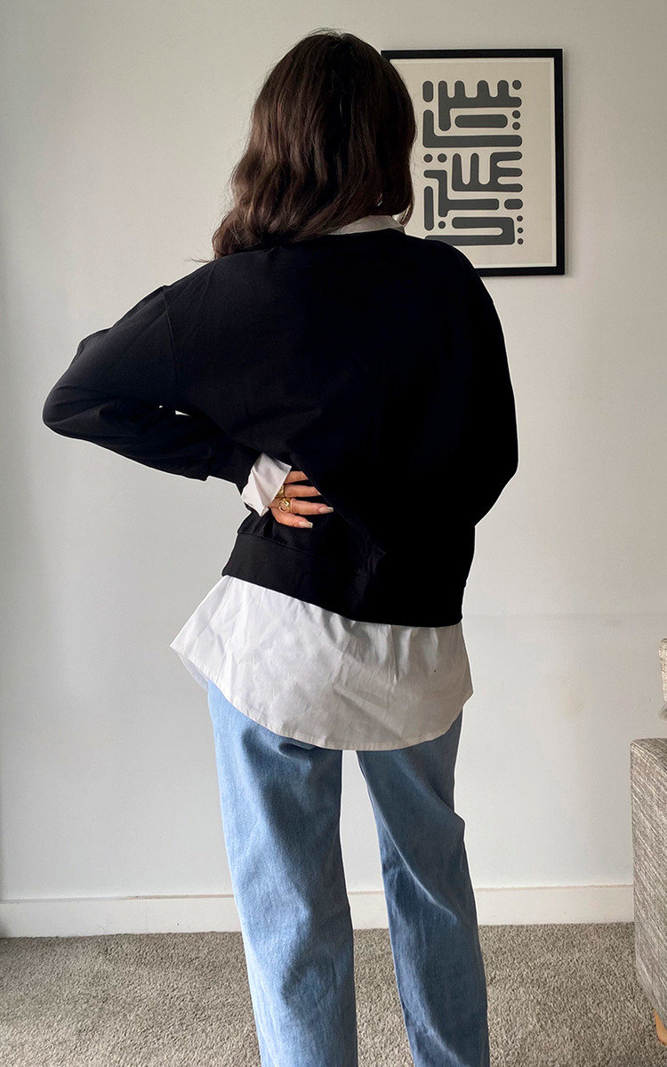 Shelly Letter Print Blouse with Collar Undershirt Thumbnail Shelly Letter Print Blouse with Collar Undershirt Thumbnail