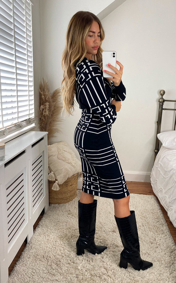 Stacey Midi Dress with Geometric Print Thumbnail Stacey Midi Dress with Geometric Print Thumbnail