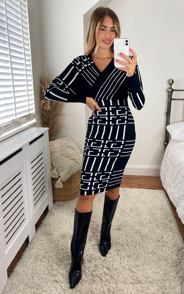 Stacey Midi Dress with Geometric Print Thumbnail Stacey Midi Dress with Geometric Print Thumbnail