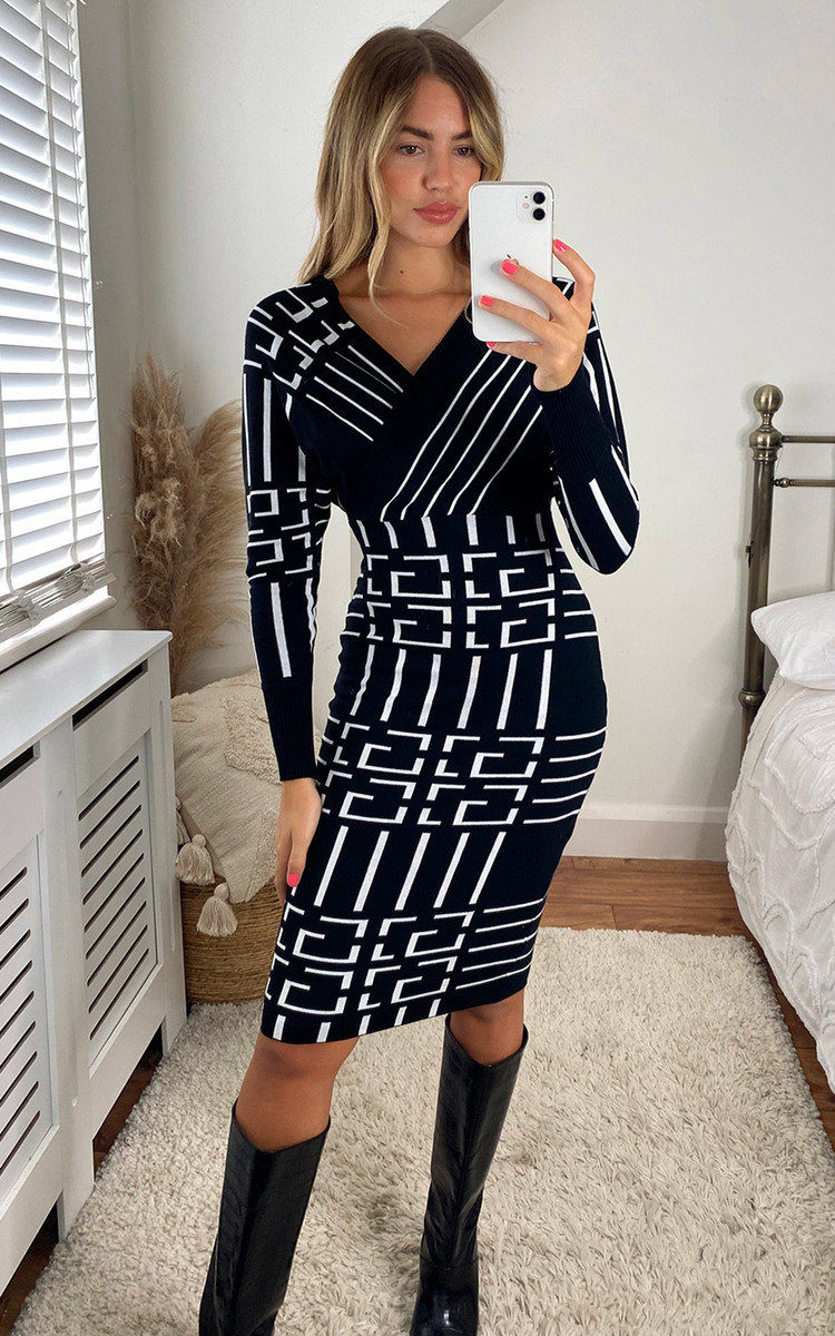 Stacey Midi Dress with Geometric Print Thumbnail Stacey Midi Dress with Geometric Print Thumbnail