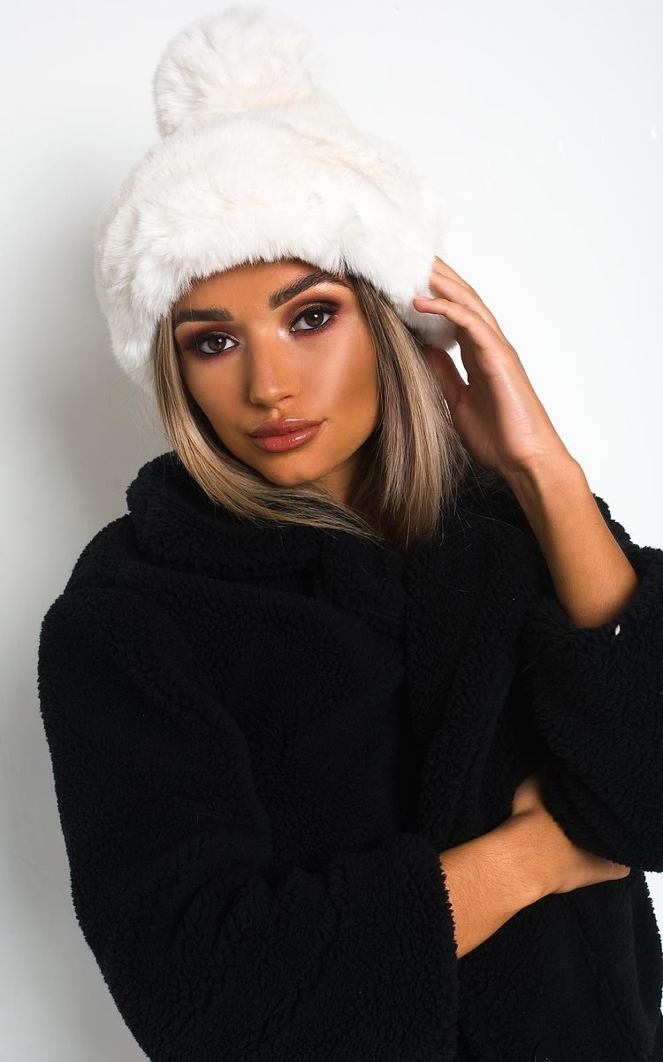 Yasmin Faux Fur Lined Pom Pom Hat Yasmin Faux Fur Lined Pom Pom Hat