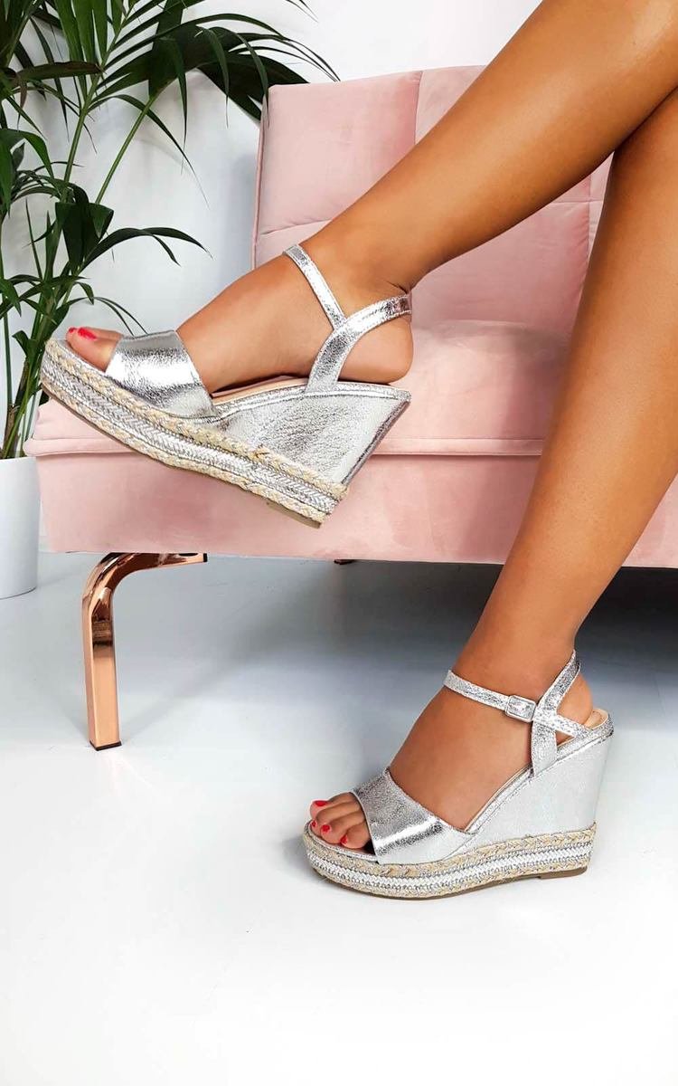 Zendaya Embellished Metallic Wedged Heel in Silver | ikrush