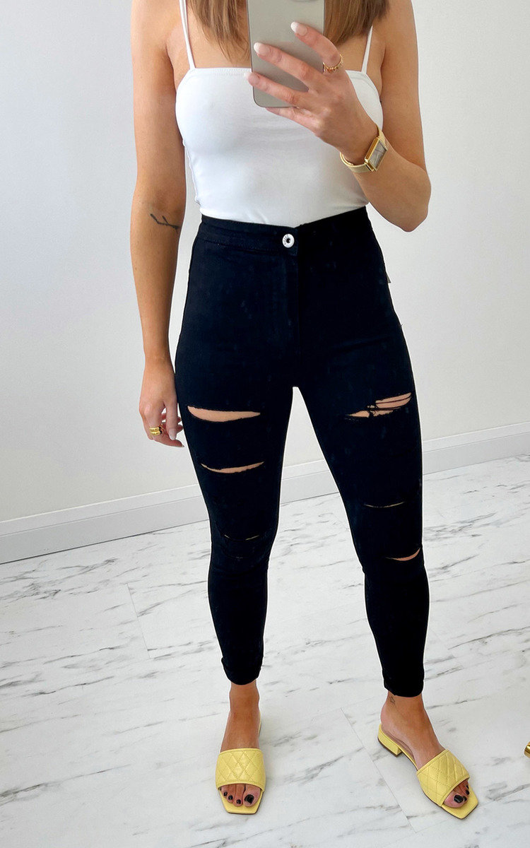 Zendaya Ripped Jeans Thumbnail Zendaya Ripped Jeans Thumbnail