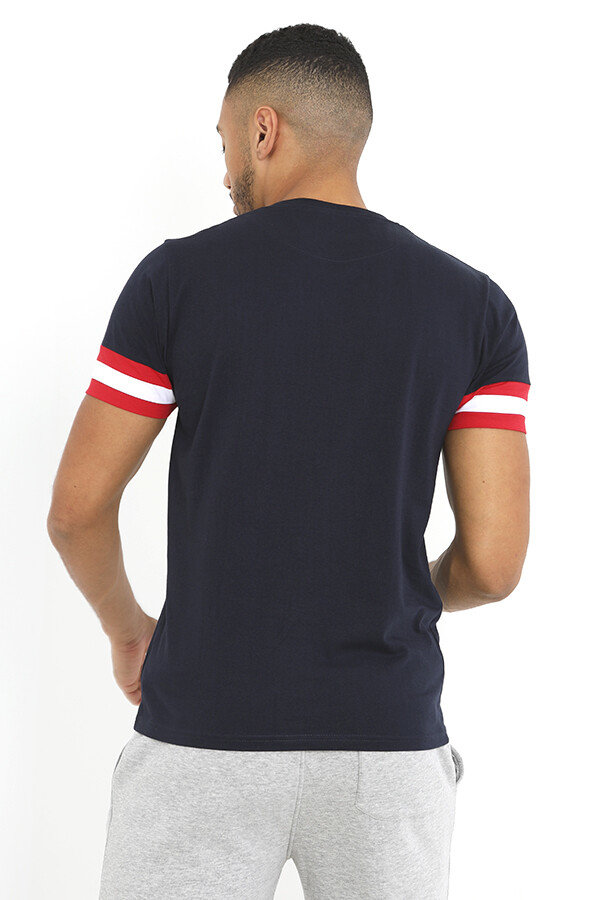 Harrison Contrast Binding T-Shirt Thumbnail Harrison Contrast Binding T-Shirt Thumbnail